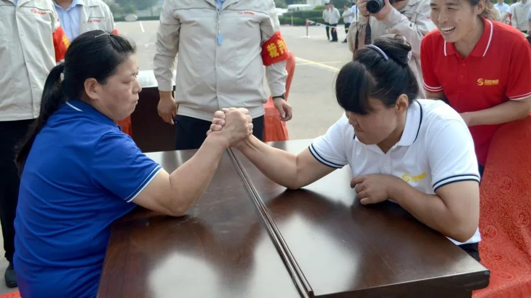 经过各队活带头们的奋力角逐，最10.png